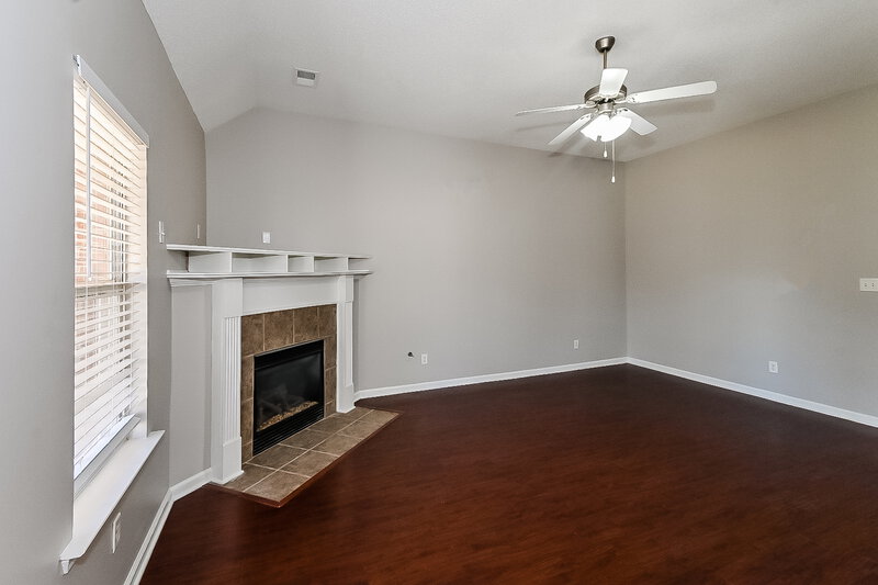 2,180/Mo, 5828 Landau Dr Southaven, MS 38671 Living Room View 3