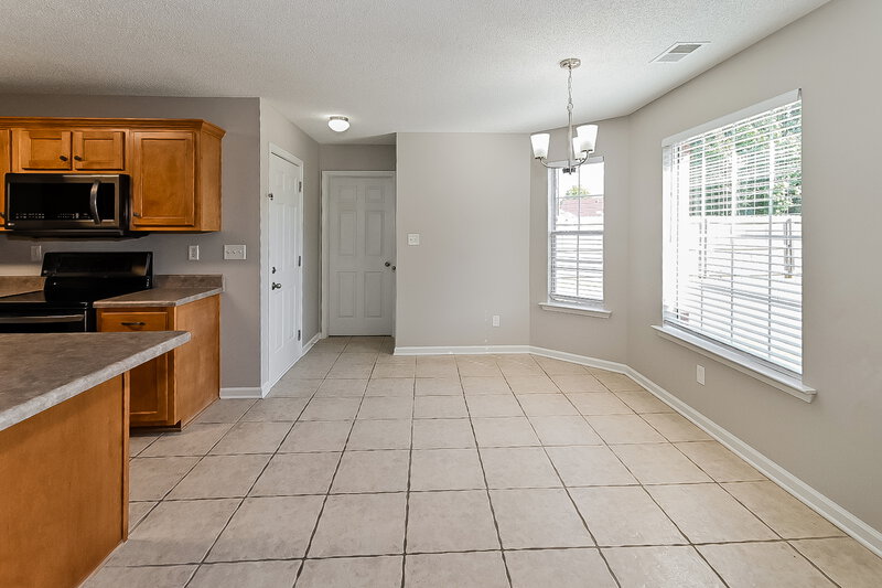 2,180/Mo, 5828 Landau Dr Southaven, MS 38671 Breakfast Nook View