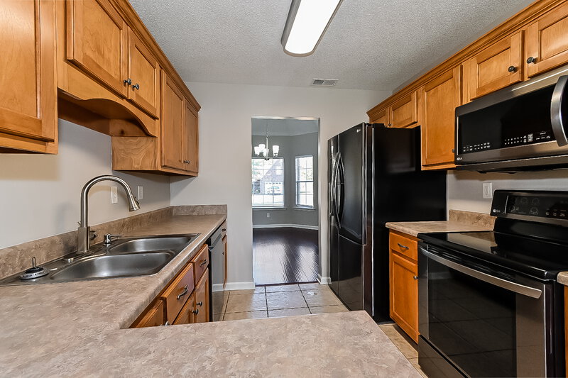 2,180/Mo, 5828 Landau Dr Southaven, MS 38671 Kitchen View