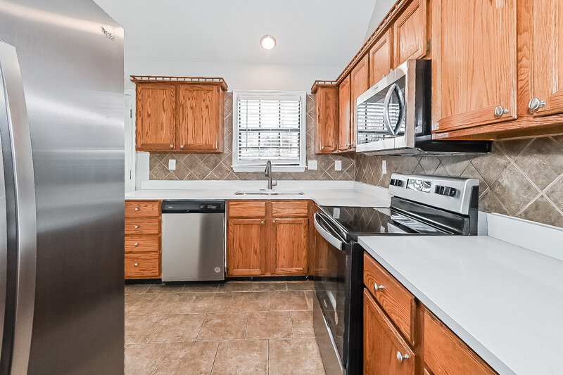 2,440/Mo, 5268 Ross Rd Memphis, TN 38141 Kitchen View