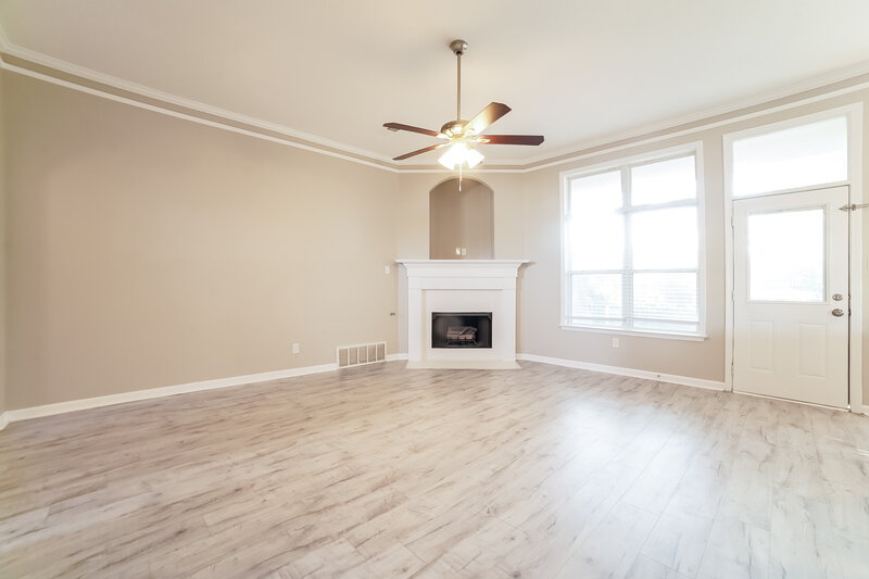 3,300/Mo, 6425 Saddletrail Dr Olive Branch, MS 38654 Living Room View 3