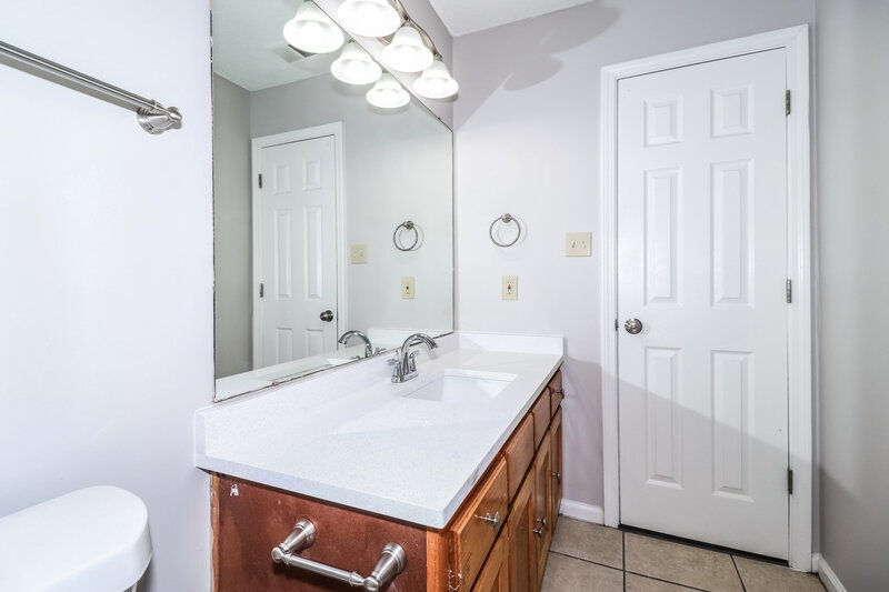 2,110/Mo, 5971 Prairie Cv Millington, TN 38053 Bathroom View