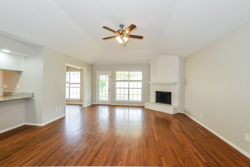 1,735/Mo, 6899 Gallop Dr Cordova, TN 38018 Living Room View