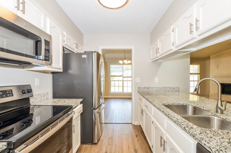 1,735/Mo, 6899 Gallop Dr Cordova, TN 38018 Kitchen View