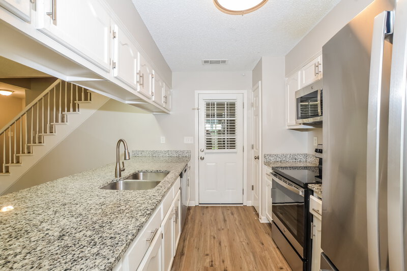 1,735/Mo, 6899 Gallop Dr Cordova, TN 38018 Kitchen View 2