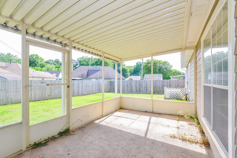 1,735/Mo, 6899 Gallop Dr Cordova, TN 38018 Sun Room View