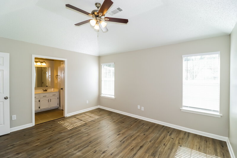 2,400/Mo, 6899 Gallop Dr Cordova, TN 38018 Main Bedroom View