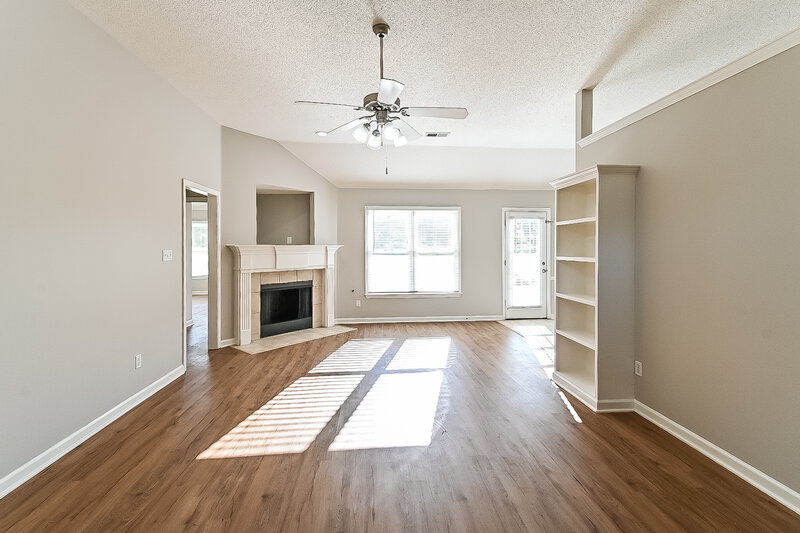 3,120/Mo, 6480 Cheyenne Dr Olive Branch, MS 38654 Living Room View 2