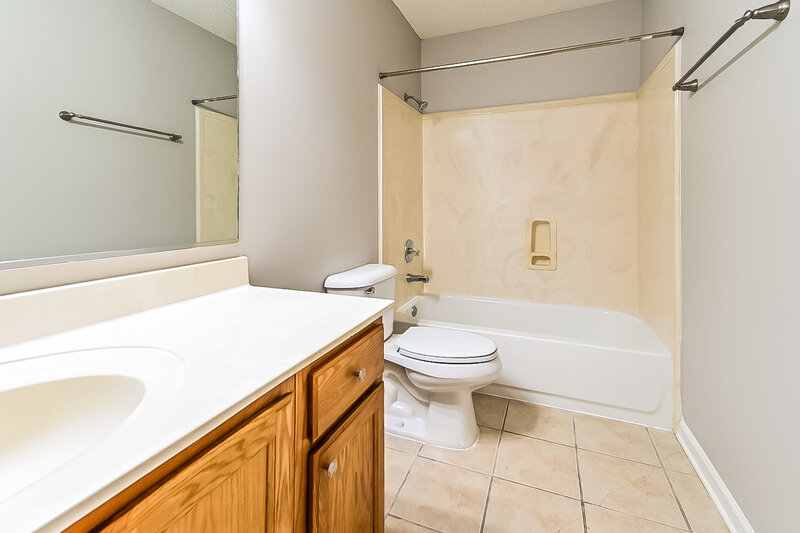 3,120/Mo, 6480 Cheyenne Dr Olive Branch, MS 38654 Bathroom View
