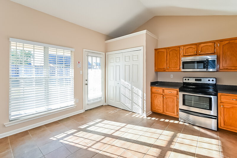 1,565/Mo, 9097 Bentley Woods Dr Southaven, MS 38671 Kitchen View