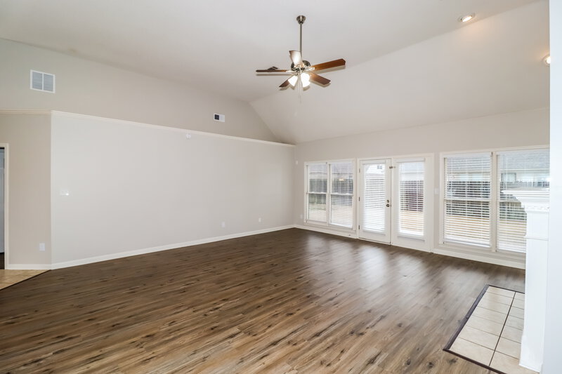 2,120/Mo, 6561 Karista St Millington, TN 38053 Living Room View 2