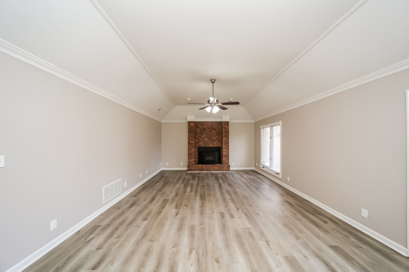 2,565/Mo, 6404 Evergreen Dr Southaven, MS 38671 Living Room View