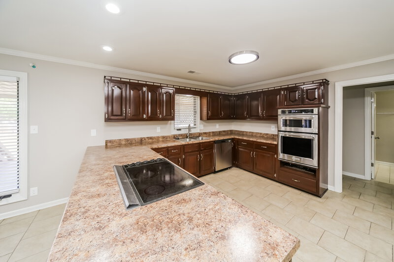 2,565/Mo, 6404 Evergreen Dr Southaven, MS 38671 Kitchen View