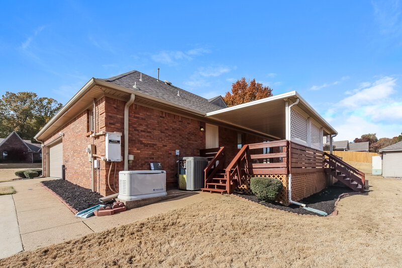 2,565/Mo, 6404 Evergreen Dr Southaven, MS 38671 Rear View