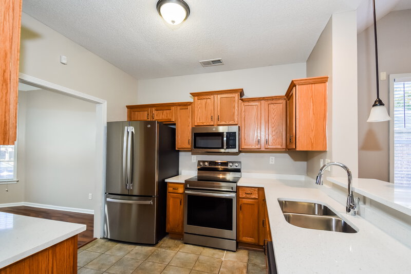 1,975/Mo, 4894 Shadow Cv Arlington, TN 38002 Kitchen View 2