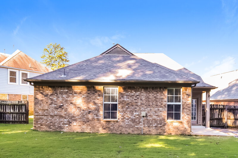 1,975/Mo, 4894 Shadow Cv Arlington, TN 38002 Rear View