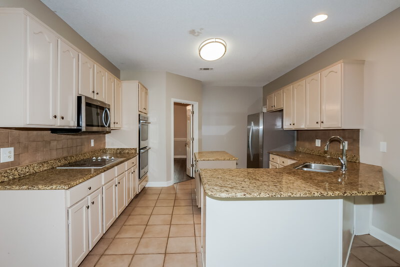 0/Mo, 8895 Linell Cv Cordova, TN 38016 Kitchen View