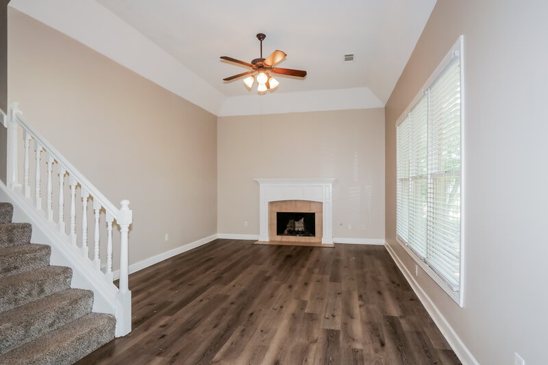 0/Mo, 8895 Linell Cv Cordova, TN 38016 Family Room View