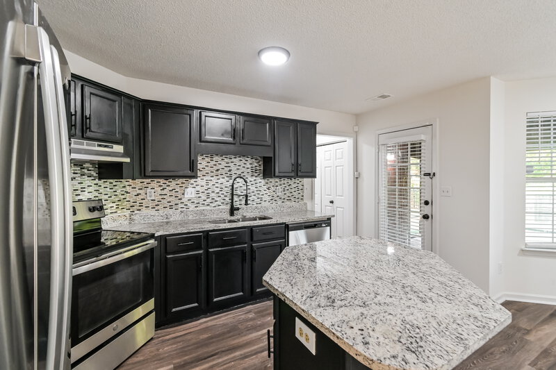 2,105/Mo, 7159 Creekside Dr Olive Branch, MS 38654 Kitchen View 3
