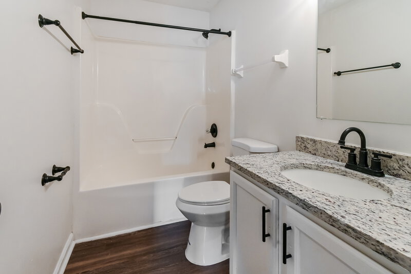 2,105/Mo, 7159 Creekside Dr Olive Branch, MS 38654 Bathroom View