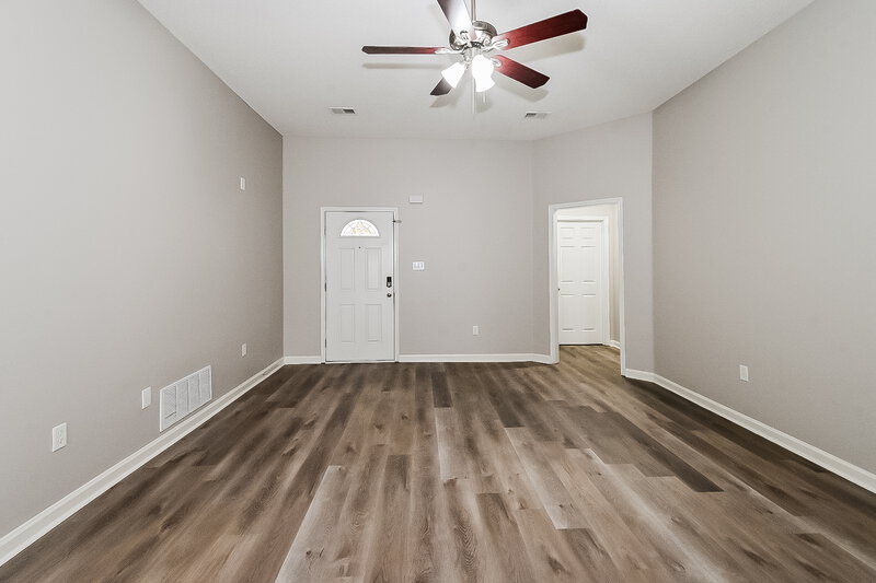 1,770/Mo, 6674 Red Hawk Cv Olive Branch, MS 38654 Living Room View