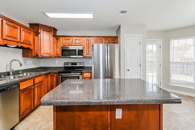 1,770/Mo, 6674 Red Hawk Cv Olive Branch, MS 38654 Kitchen View 3
