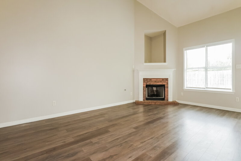 2,220/Mo, 10076 Sutton Ridge Ln Cordova, TN 38016 Living Room View 2