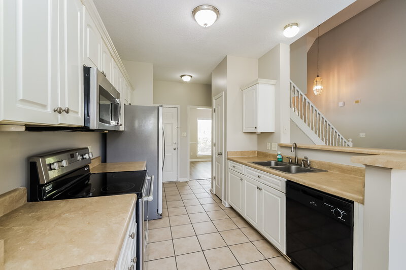 2,340/Mo, 10076 Sutton Ridge Ln Cordova, TN 38016 Kitchen View 2