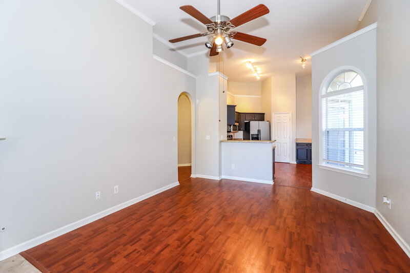 1,575/Mo, 9992 Misty Elm Dr Cordova, TN 38016 Living Room View