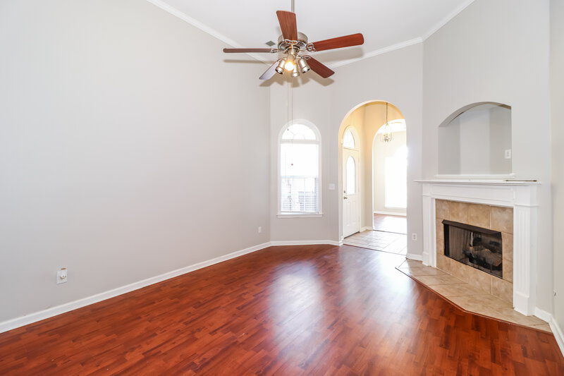 1,575/Mo, 9992 Misty Elm Dr Cordova, TN 38016 Living Room View 2