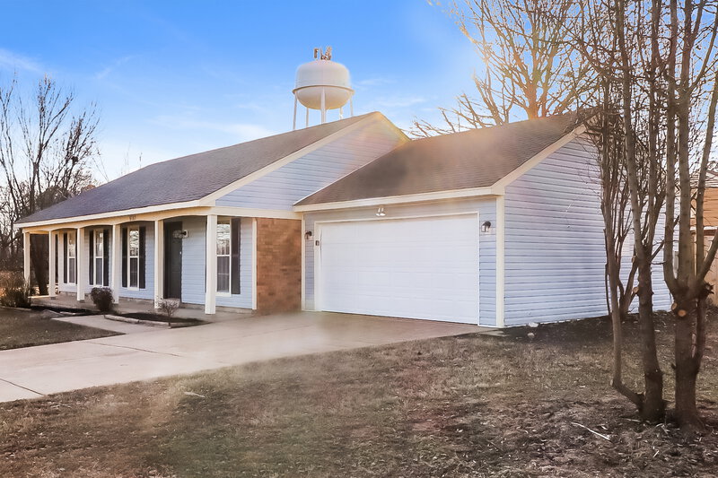1,680/Mo, 6587 Alexander Rd Olive Branch, MS 38654 Front View