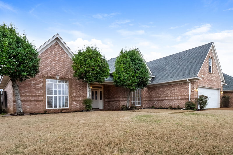 2,315/Mo, 5033 Thornebrook Cv Arlington, TN 38002 Front View