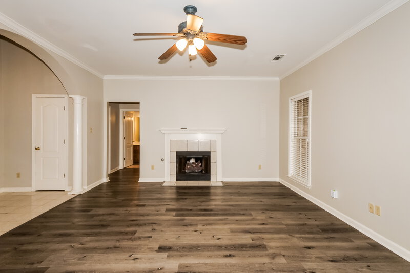 2,315/Mo, 5033 Thornebrook Cv Arlington, TN 38002 Living Room View