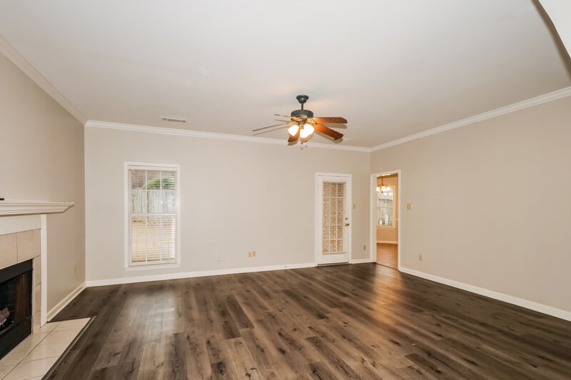 2,315/Mo, 5033 Thornebrook Cv Arlington, TN 38002 Living Room View 2