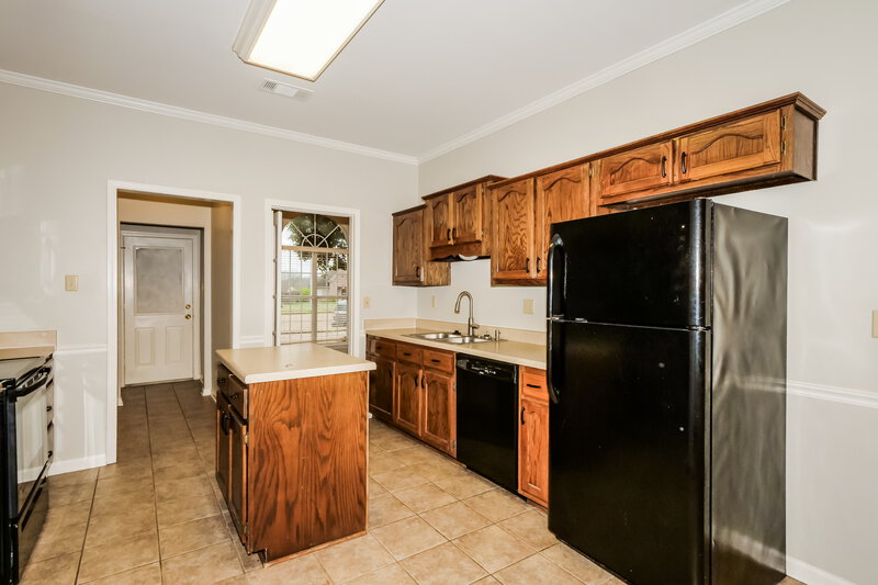 2,315/Mo, 5033 Thornebrook Cv Arlington, TN 38002 Kitchen View