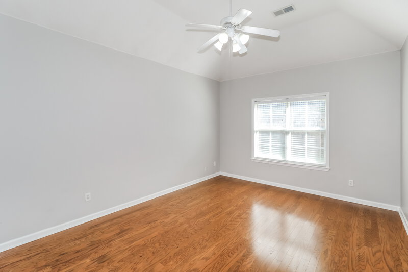 2,225/Mo, 5363 Brookwater Cv S Memphis, TN 38125 Main Bedroom View