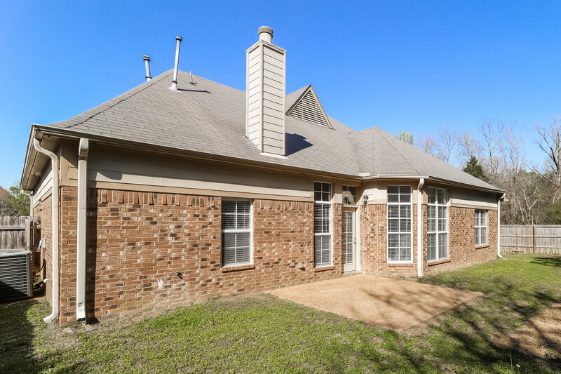 2,225/Mo, 5363 Brookwater Cv S Memphis, TN 38125 Rear View 2