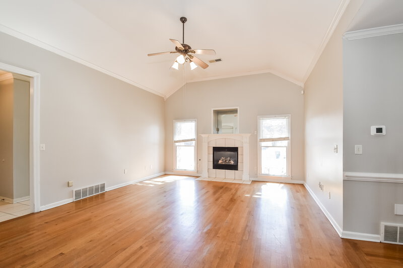 2,195/Mo, 1668 Kings Pond Cv Cordova, TN 38016 Living Room View