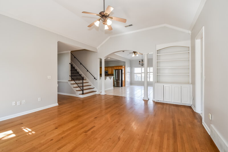 2,195/Mo, 1668 Kings Pond Cv Cordova, TN 38016 Living Room View 2