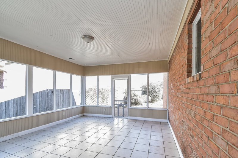 2,195/Mo, 1668 Kings Pond Cv Cordova, TN 38016 Sun Room View