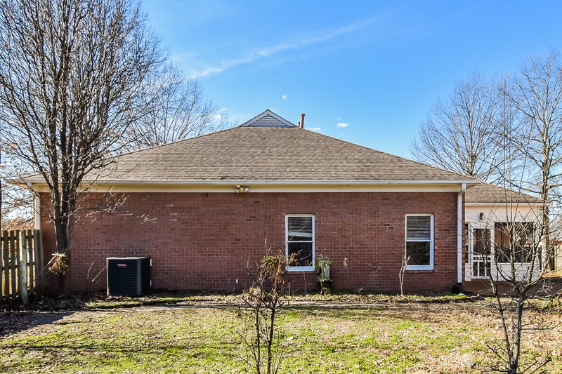 2,195/Mo, 1668 Kings Pond Cv Cordova, TN 38016 Rear View 2
