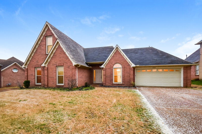 2,330/Mo, 4560 Wood Fox Cv Memphis, TN 38125 Front View