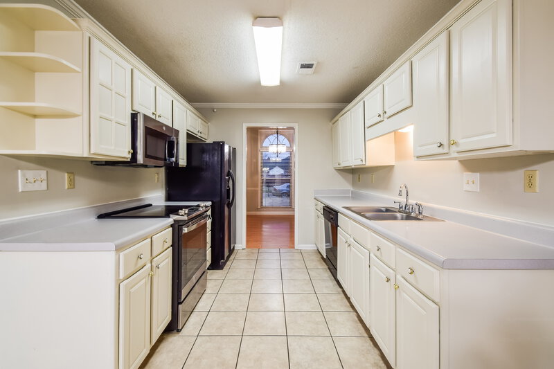 2,330/Mo, 4560 Wood Fox Cv Memphis, TN 38125 Kitchen View