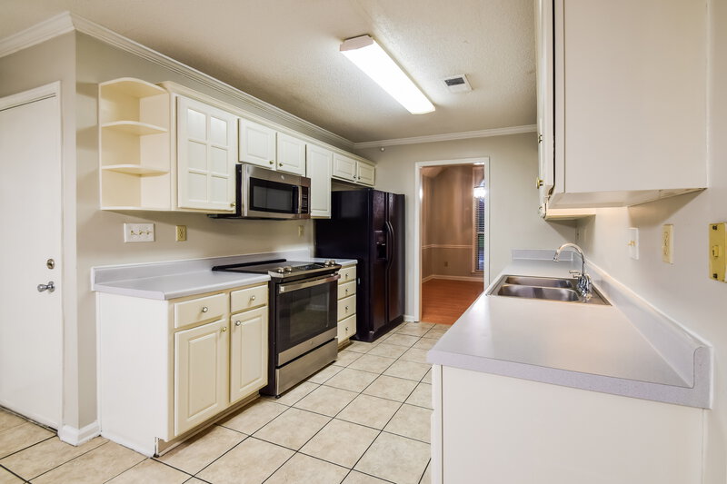 2,330/Mo, 4560 Wood Fox Cv Memphis, TN 38125 Kitchen View 2