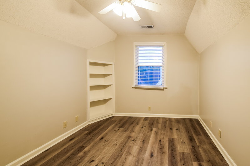 2,330/Mo, 4560 Wood Fox Cv Memphis, TN 38125 Bedroom View