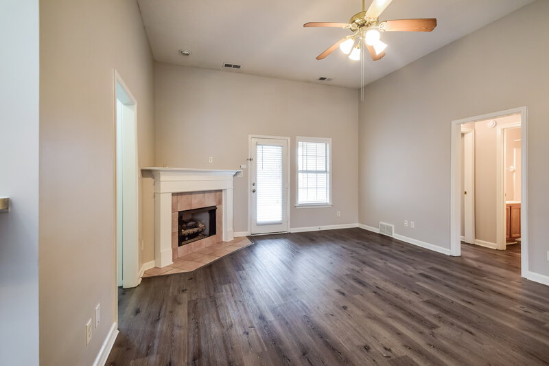 1,860/Mo, 7248 Bridgefield Dr Cordova, TN 38018 Living Room View