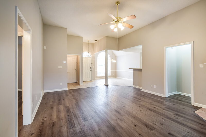 1,860/Mo, 7248 Bridgefield Dr Cordova, TN 38018 Living Room View 2