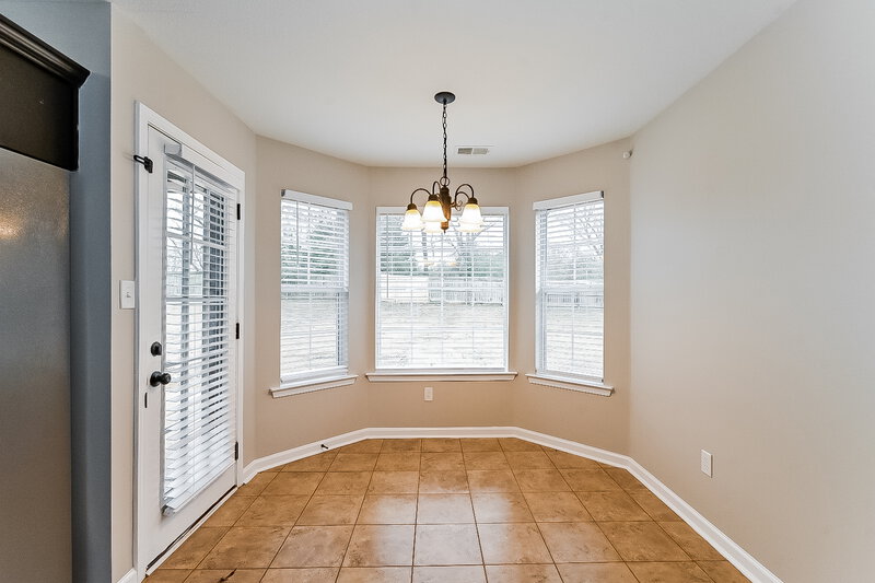 2,265/Mo, 663 Buttermilk Dr Nesbit, MS 38651 Dining Room View