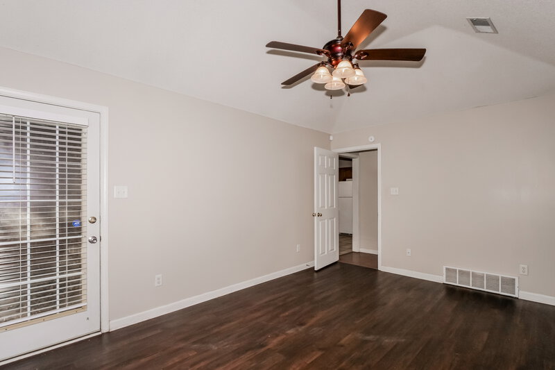 1,640/Mo, 10255 Green Moss Dr S Cordova, TN 38018 Main Bedroom View 2