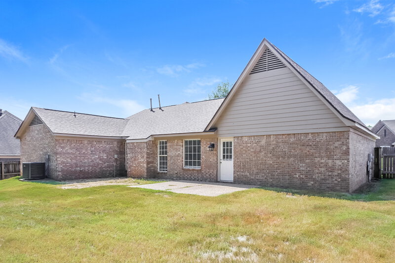 1,805/Mo, 435 Tate Dr Oakland, TN 38060 Rear View 2